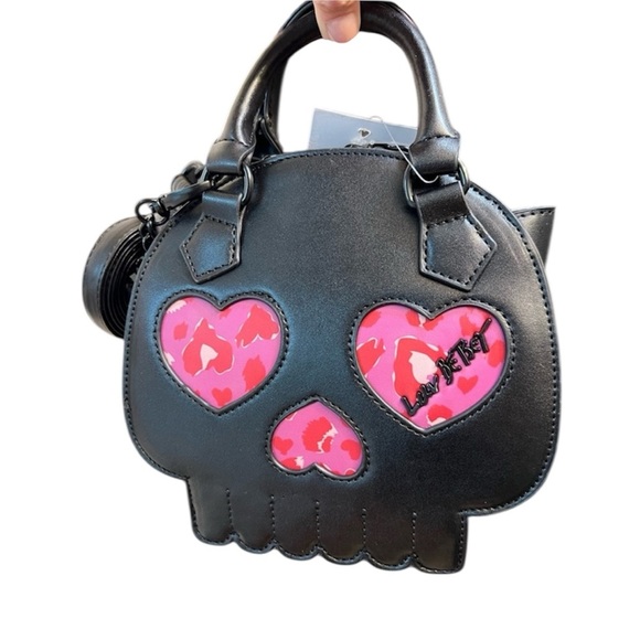 🩷💀 BETSEY JOHNSON, LUV BETSEY LBPOE  SKULL-SHAPED  SATCHEL/CROSSBODY🩷💀 NWT - Picture 1 of 12